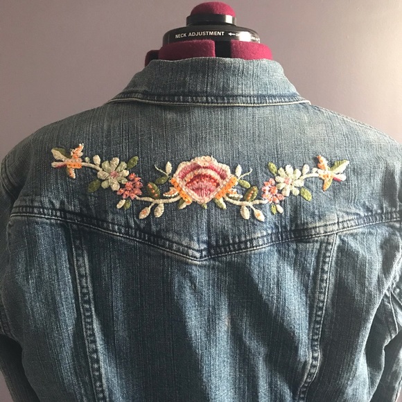 Embroidery and Sequin Floral Jean Denim Jacket - Picture 3 of 5